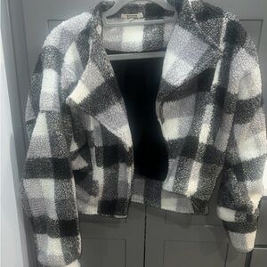 Gimmicks by BKE Black and White Teddy Jacket with Plaid Pattern